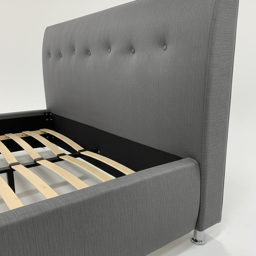 Λεπτομέρεια από την πλάτη του κεφαλαριού και τις ανατομικές τάβλες του κρεβατιού Γαλήνη