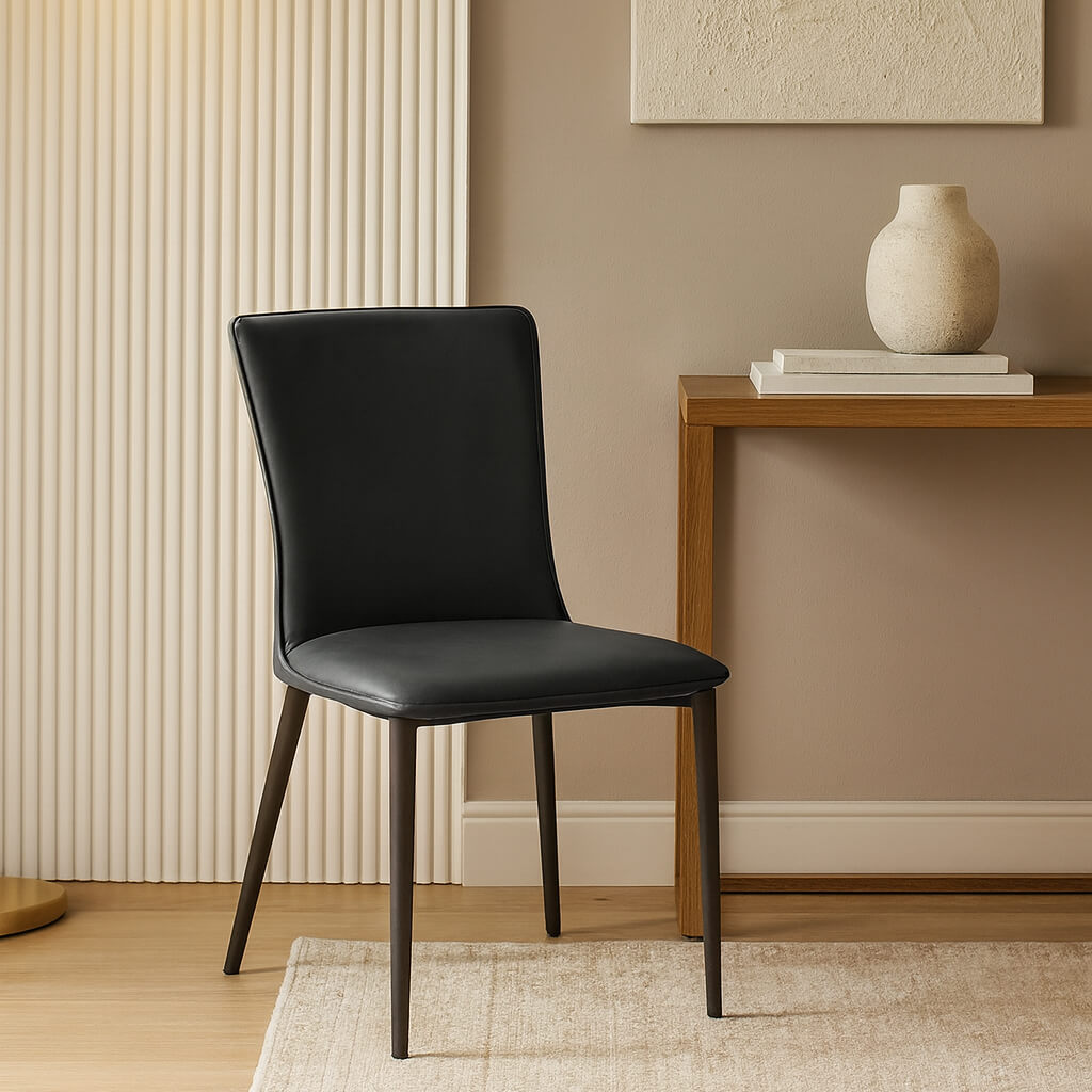Καρέκλα τραπεζαρίας 2242 – δερματίνη – μαύρη – για τραπεζαρία – μίνιμαλ στυλ / Black