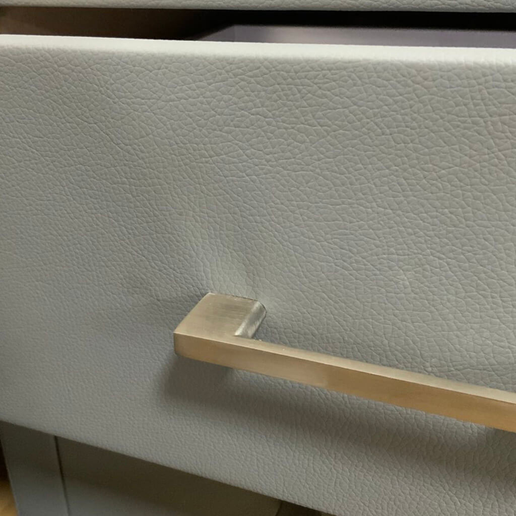 Επενδυμένο Μοντέρνο Κομοδίνο Κλειώ | Lux Furniture