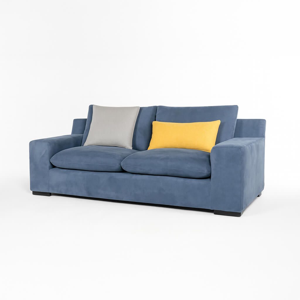 Διθέσιος καναπές Marcello – βελούδο – μπλε – σε λευκό φόντο – σύγχρονος. / Blue
