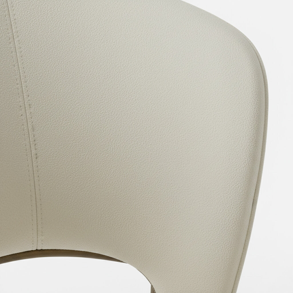 Κοντινό πλάνο στην πλάτη και την υφή της microsuede της καρέκλας Nexus. / Beige