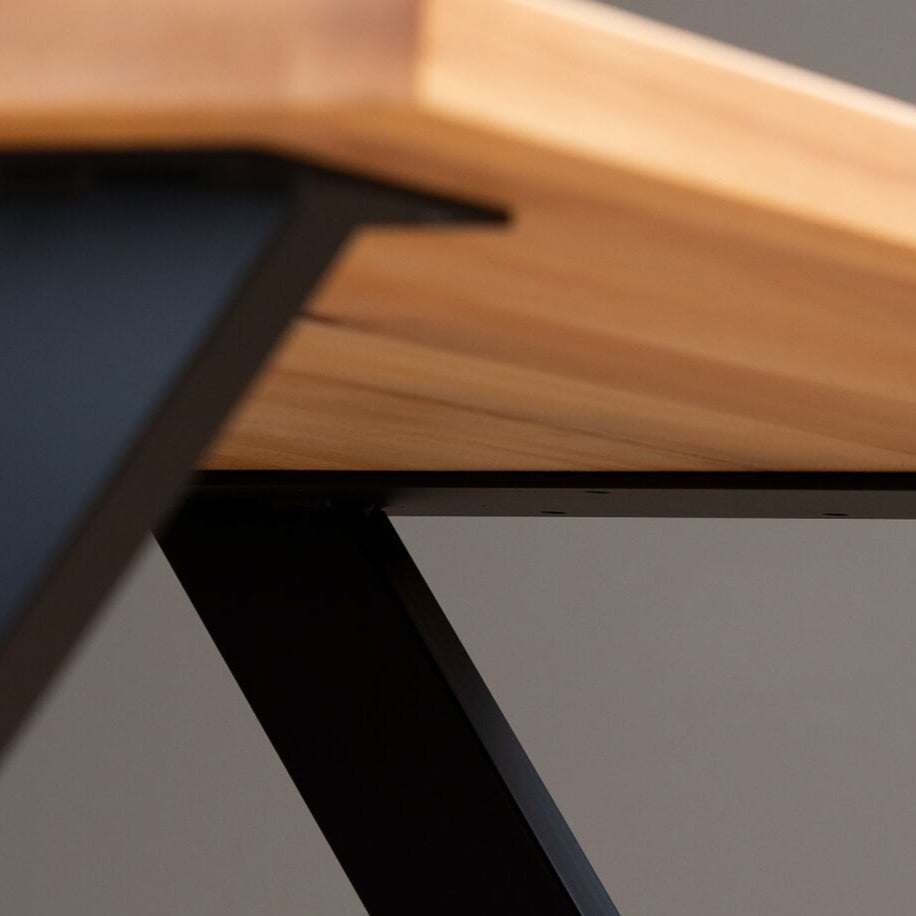 λεπτομέριες δρύ τραπεζιού