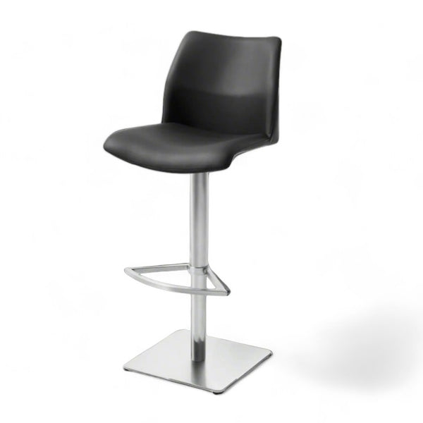 GB bar stool black