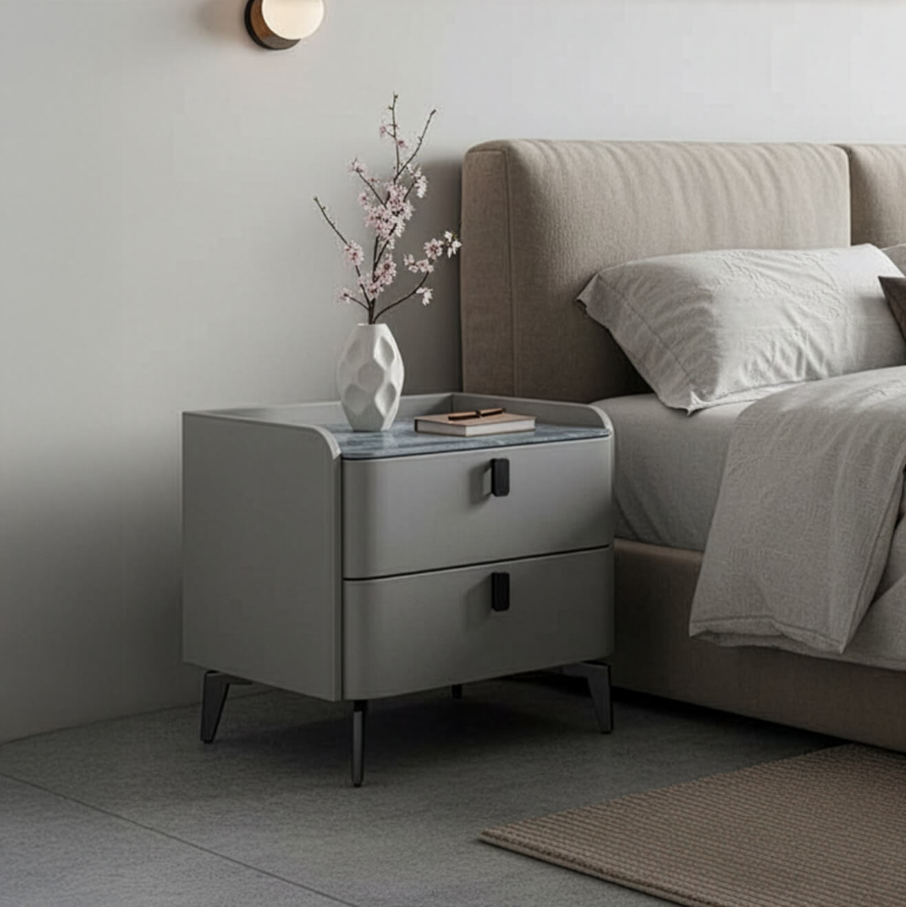 Κομοδίνο New York – ξύλο και μάρμαρο – γκρι – με 2 συρτάρια – μοντέρνο design.