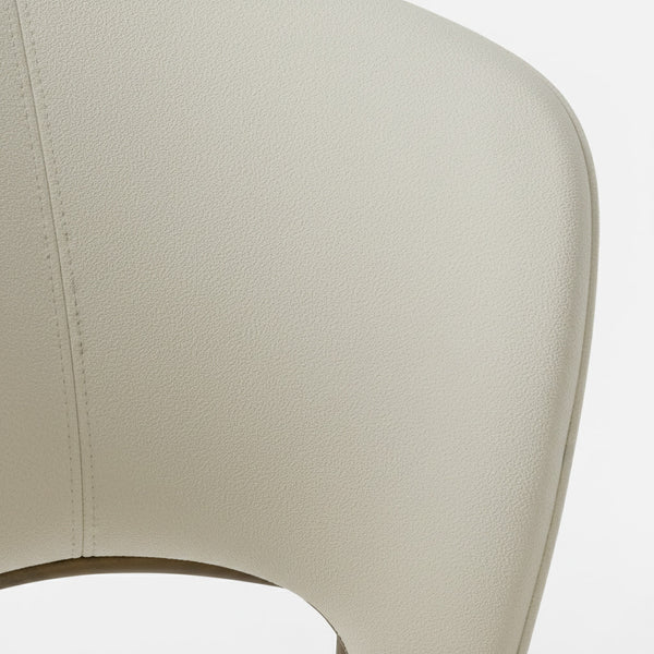 Крупный план спинки и фактуры microsuede стула Nexus. / Beige
