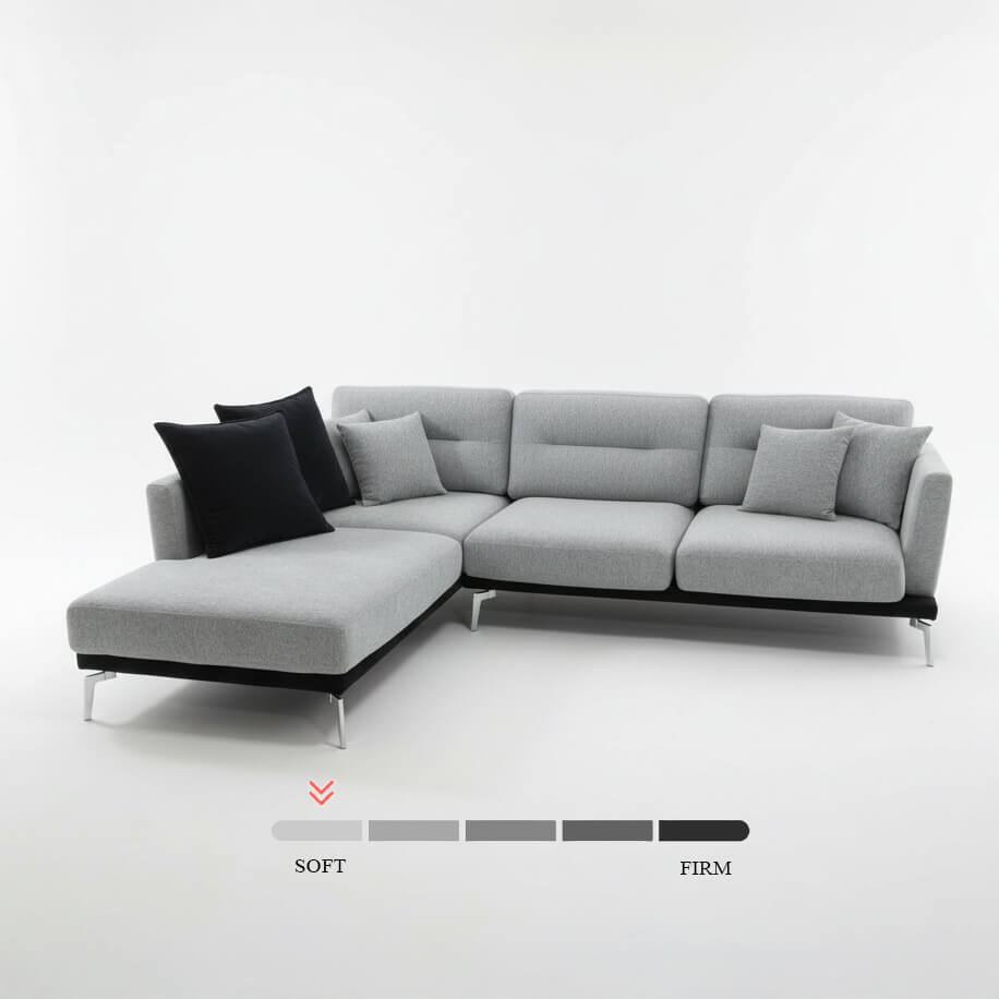 Γωνιακός καναπές Oscar – ύφασμα – γκρι – με σεζλόνγκ – σε λευκό φόντο.