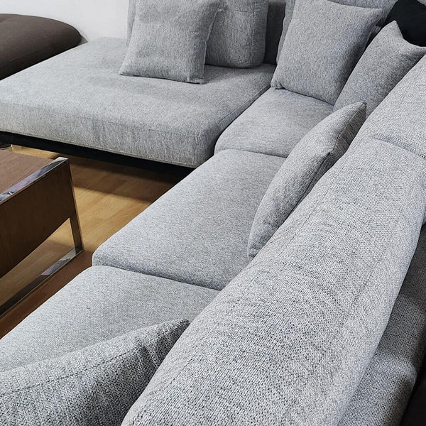 corner detail of the Oscar sofa
